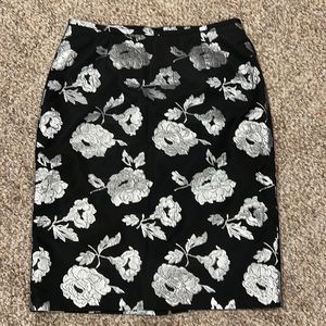 EUC! Calvin Klein Skirt. Black with silver flowers. SZ 2